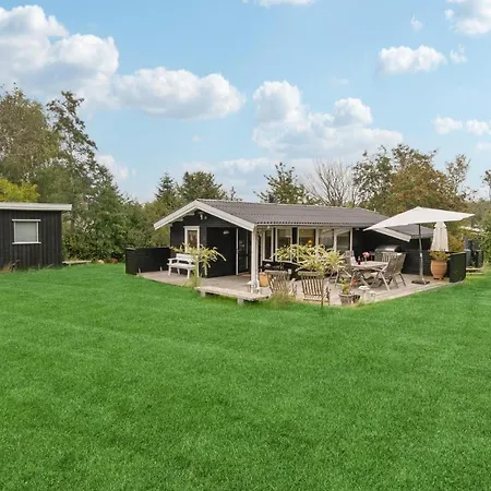 Holiday home 3 Bedroom Stunning In Skibby