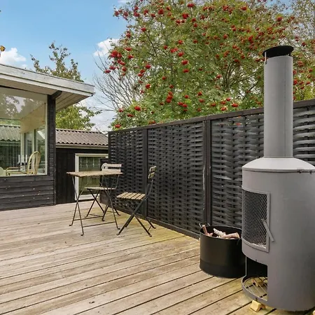 Holiday home 3 Bedroom Stunning In Skibby